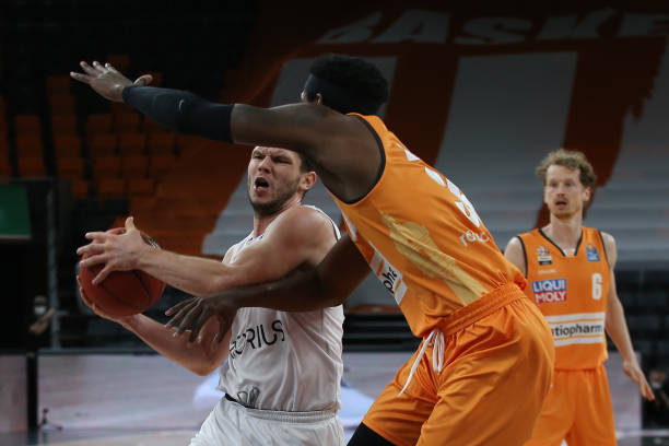 球策略显得 球策略显得